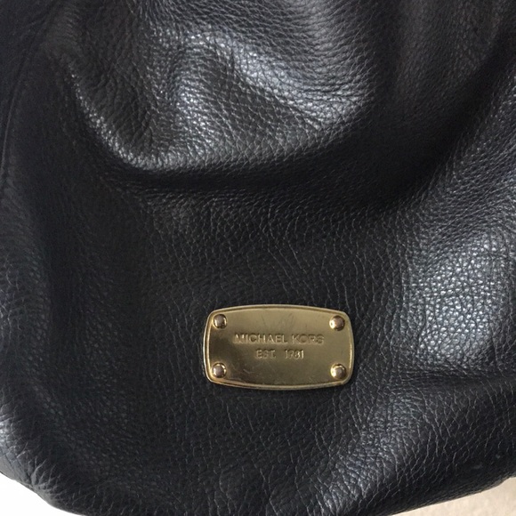 ❗️❗️*SOLD** ❗️❗️Authentic Micheal Kors purse - Picture 2 of 3